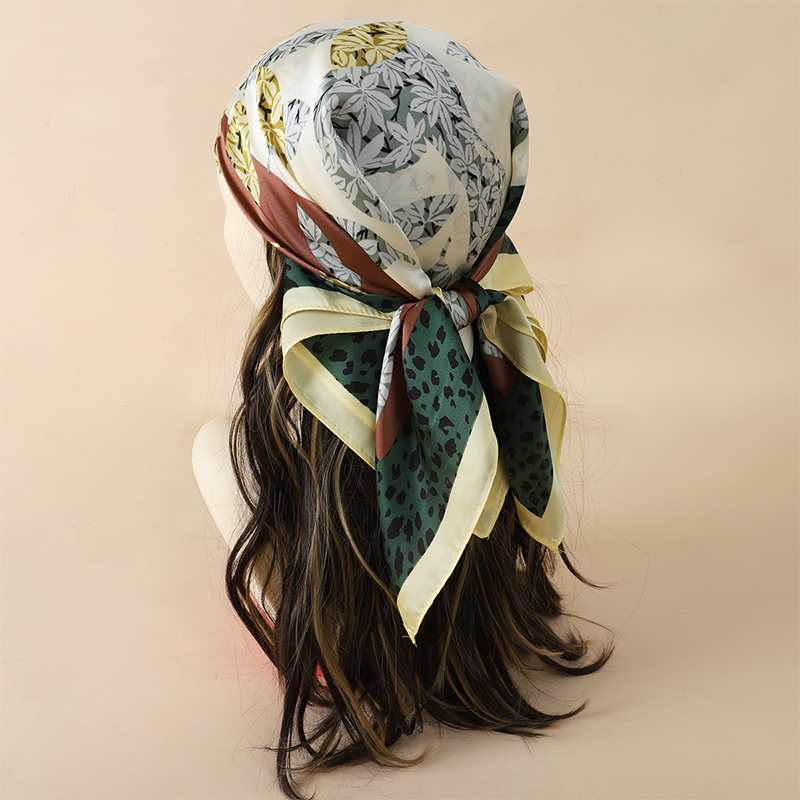 70x70cm Women Scarf Silk Feeli - Ascot Neck Scarf recension och pris